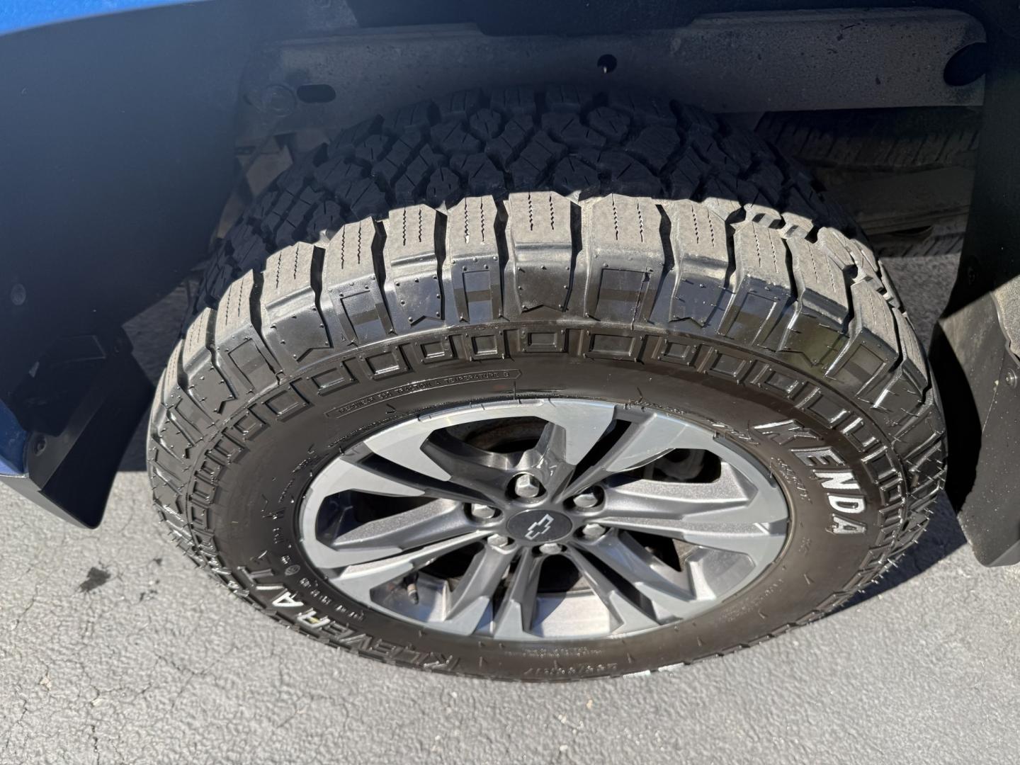 2021 Blue Chevrolet Colorado Z71 Crew Cab Long Box 4WD (1GCGTDEN8M1) with an 3.6L V6 DOHC 24V GAS engine, 6A transmission, located at 8464 Route 219, Brockway, PA, 15824, (814) 265-1330, 41.226871, -78.780518 - Freshly traded in, and in very nice condition. Stop in and check out this 2021 Chevrolet Colorado Crew Cab Z71 4x4 with V6, power seat and heated front seats, hitch, well equipped and ONLY 75000 miles This truck is serviced up and comes with a nice warranty. Priced well under retail value. Stop in a- Photo#10