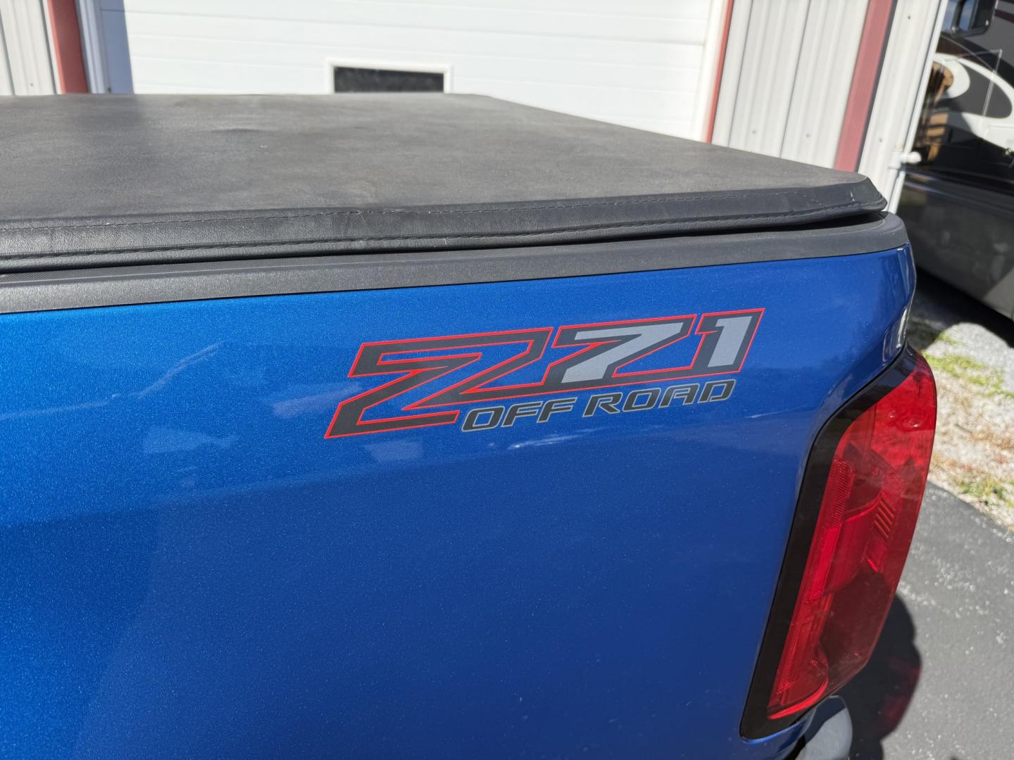 2021 Blue Chevrolet Colorado Z71 Crew Cab Long Box 4WD (1GCGTDEN8M1) with an 3.6L V6 DOHC 24V GAS engine, 6A transmission, located at 8464 Route 219, Brockway, PA, 15824, (814) 265-1330, 41.226871, -78.780518 - Freshly traded in, and in very nice condition. Stop in and check out this 2021 Chevrolet Colorado Crew Cab Z71 4x4 with V6, power seat and heated front seats, hitch, well equipped and ONLY 75000 miles This truck is serviced up and comes with a nice warranty. Priced well under retail value. Stop in a- Photo#11