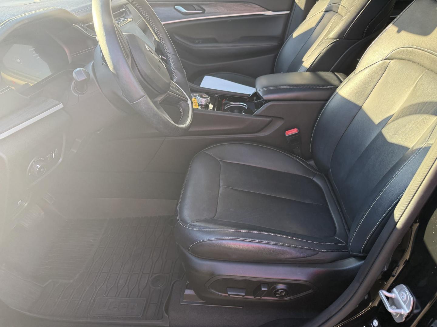 2022 Black Jeep Grand Cherokee Limited 4WD (1C4RJKBG1N8) with an 3.6L V6 DOHC 24V engine, 8A transmission, located at 8464 Route 219, Brockway, PA, 15824, (814) 265-1330, 41.226871, -78.780518 - Sharp looking 2022 Jeep Grand Cherokee L Limited with V6, leather interior, power/heated front seats, quad seating, navigation, pano roof, back up camera, power rear hatch and much more. This Jeep is serviced up, new inspection, and comes with a warranty. Stop in and see the Morelli boys on this Jee- Photo#3