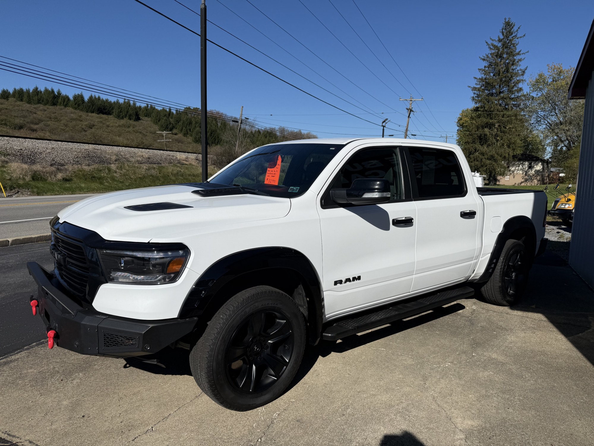 photo of 2022 Ram 1500 Big Horn Crew Cab SWB 4WD