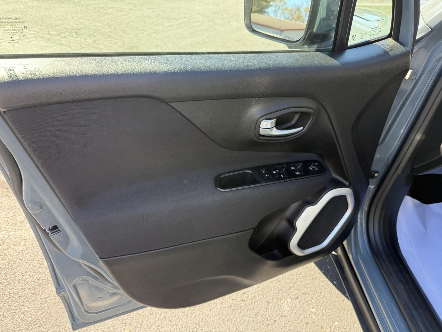 2018 Gray Jeep Renegade Latitude 4WD (ZACCJBBB2JP) with an 2.4L L4 DOHC 16V engine, 6M transmission, located at 8464 Route 219, Brockway, PA, 15824, (814) 265-1330, 41.226871, -78.780518 - Good looking and well taken care of 2018 Jeep Renegade Latitude pkg with 4x4, air condition, automatic transmission, factory alloys and ONLY 68000 miles. This Jeep is serviced up and ready to go.- Photo#4